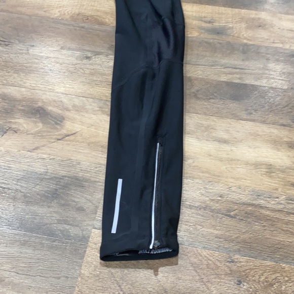 Black Nike Drifit running leggings. Size small - Picture 4 of 4